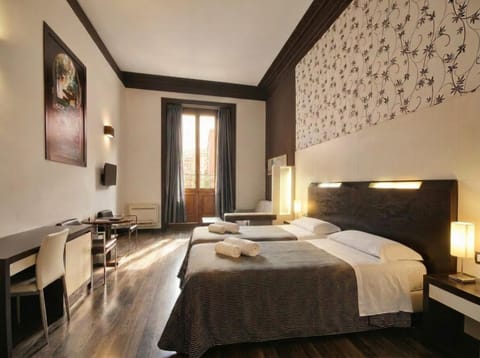 Bed, Living room, Photo of the whole room, Seating area, Bedroom