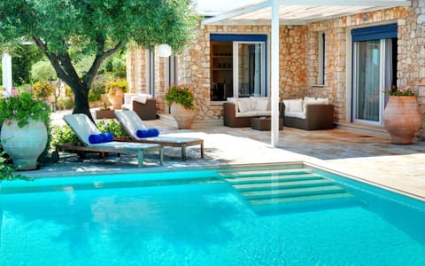 Facade/entrance, Swimming pool, Swimming pool