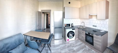 Kitchen or kitchenette, Seating area, Dining area