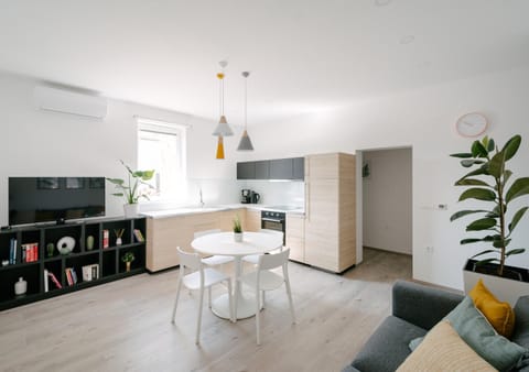 Kitchen or kitchenette, Living room