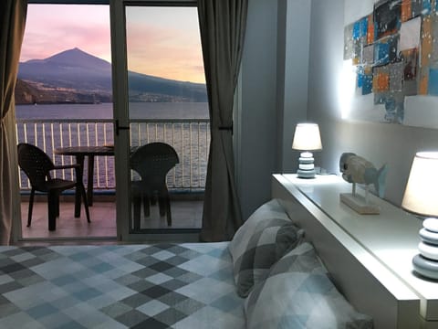 Bed, Photo of the whole room, Decorative detail, Bedroom, Sea view