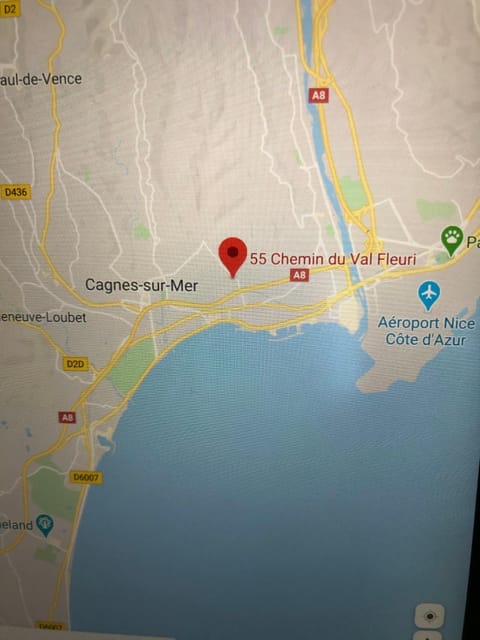 Villa C3 Arthur Rimbaub chambre d’hôte piscine proche mer plage 600m Bed and Breakfast in Cagnes-sur-Mer