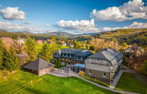 Property building, Spring, Day, Natural landscape, Bird's eye view, Mountain view