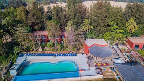 Swimming pool
