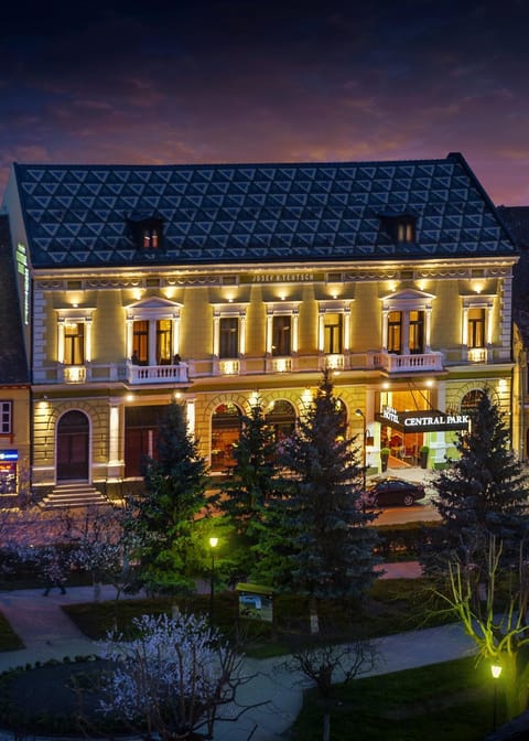 Property building, Facade/entrance, Bird's eye view