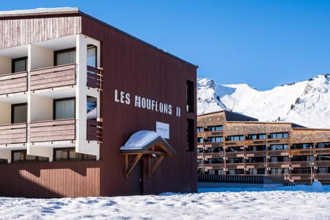 Property building, Nearby landmark, Day, Natural landscape, Winter