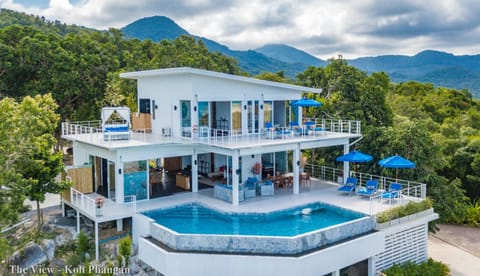 Property building, Nearby landmark, Natural landscape, Mountain view, Swimming pool