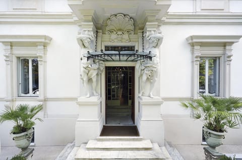 Facade/entrance, Facade/entrance