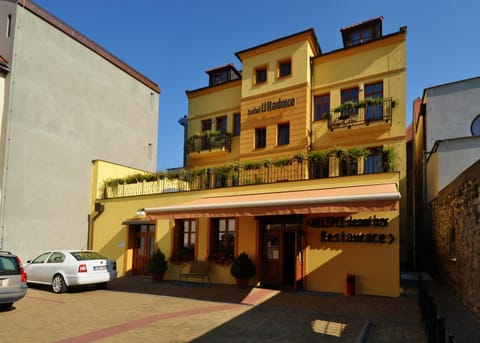 Property building, Day