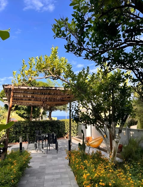 Day, Natural landscape, Garden view, Sea view