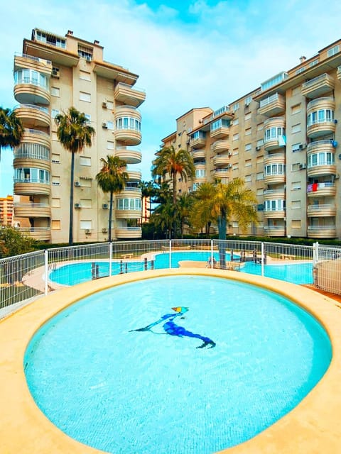 Property building, Swimming pool, young children