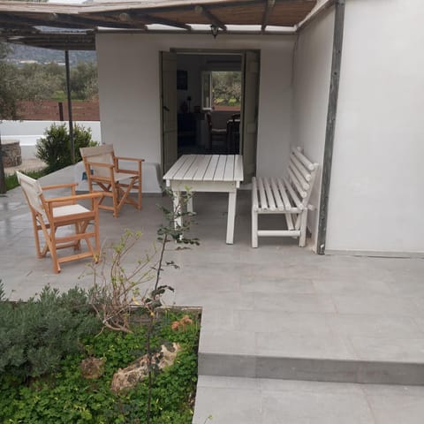 Cottage1Το μικρό σπίτι στο λιβαδι House in Lasithi