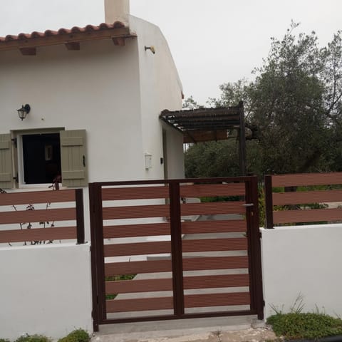 Cottage1Το μικρό σπίτι στο λιβαδι House in Lasithi