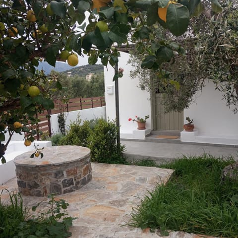 Cottage1Το μικρό σπίτι στο λιβαδι House in Lasithi