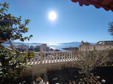 Neighbourhood, View (from property/room)