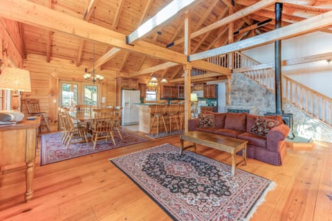 Longview Lodge House in Lake Anna