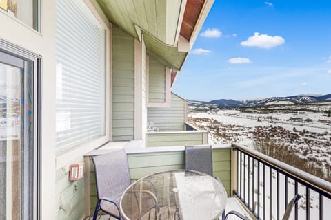 4 Bed 4 Bath Studio Apartment in Fraser House in Fraser