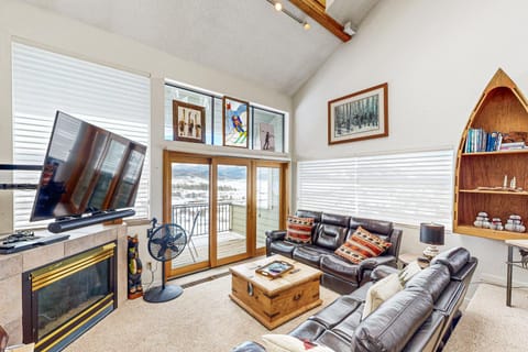 4 Bed 4 Bath Studio Apartment in Fraser House in Fraser