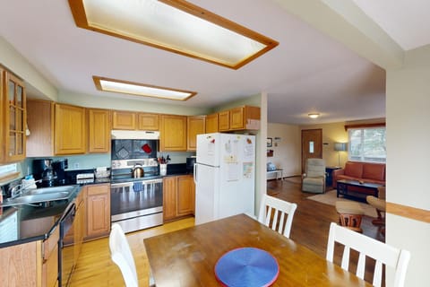 2 Bed 1 Bath Vacation home in Seaside House in Seaside