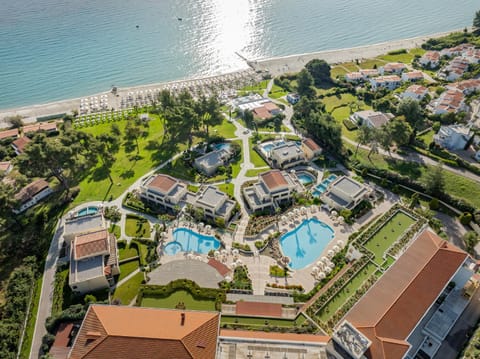 Bird's eye view, Area and facilities