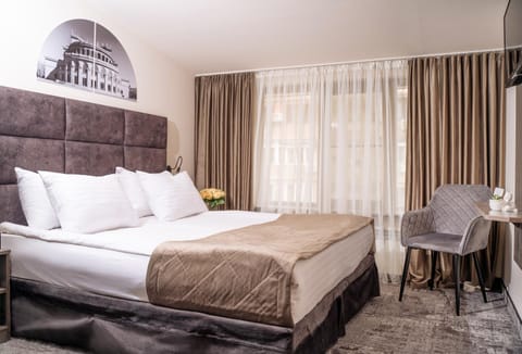 Bed, Photo of the whole room, Bedroom