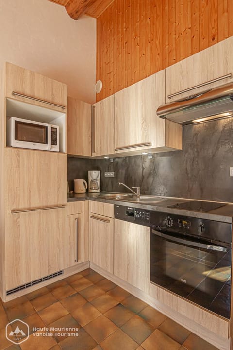 Coffee/tea facilities, dishwasher, minibar, pet friendly, stove, kitchen