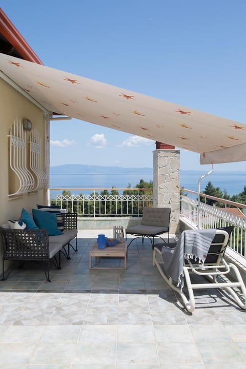 View (from property/room), Balcony/Terrace, Sea view