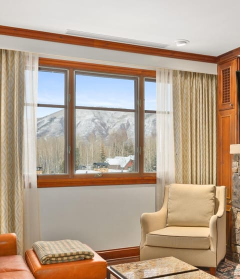 The Ritz-Carlton Club, Two-Bedroom WR Residence 2410, Ski-in & Ski-out Resort in Aspen Highlands House in Aspen