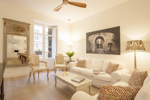 Communal lounge/ TV room, Living room