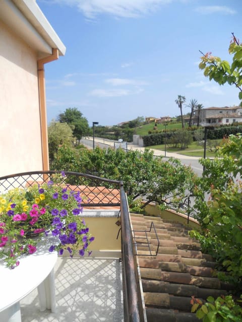 Spring, Day, Garden, View (from property/room), Balcony/Terrace, Balcony/Terrace, Garden view