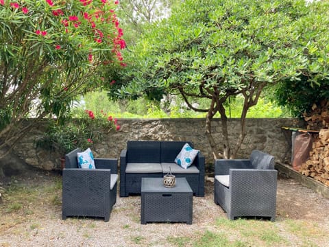 Garden, Seating area