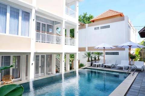 Property building, Swimming pool, Swimming pool