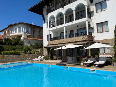 Property building, Swimming pool