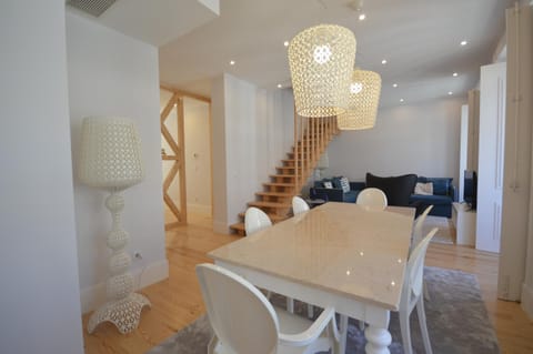 Seating area, Dining area