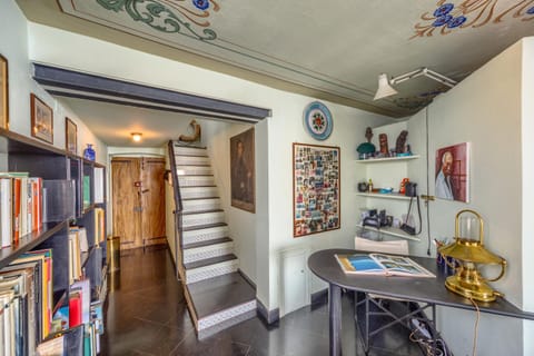 Library, Living room