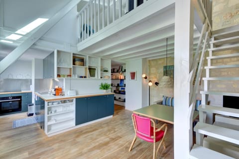 Kitchen or kitchenette, Living room
