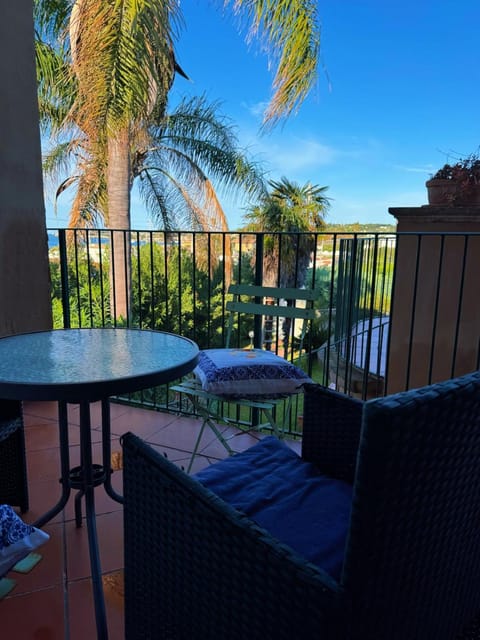 Patio, Balcony/Terrace