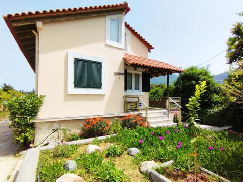 ARTEMIS Villa in Argolis, Greece