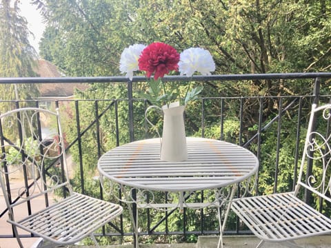 Property building, Balcony/Terrace