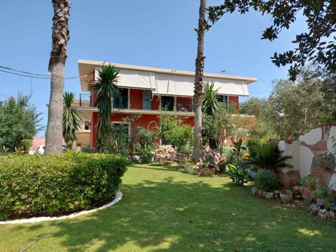 Property building, Spring, Day, Natural landscape, Garden, Garden view