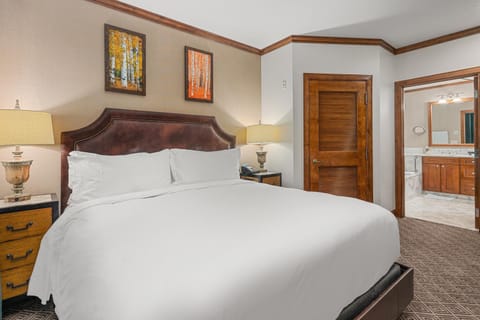 The Ritz-Carlton Club, Two-Bedroom Residence Float 3, Ski-in & Ski-out Resort in Aspen Highlands House in Aspen