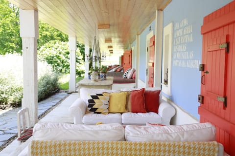 Garden, Seating area, Garden view