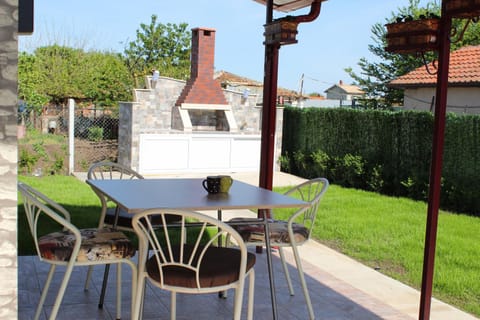 Patio, Garden view