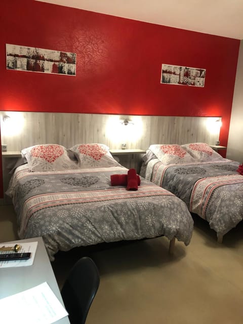 Photo of the whole room, Decorative detail