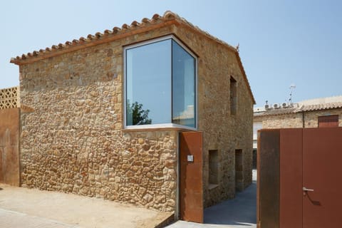 Property building, Facade/entrance, Off site