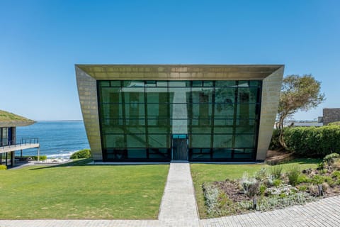Property building, Garden view, Sea view