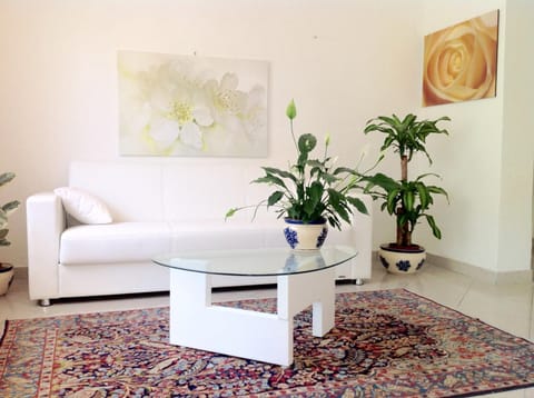 Lobby or reception, Decorative detail, Seating area