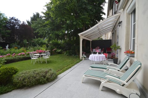 Patio, Facade/entrance, Garden view