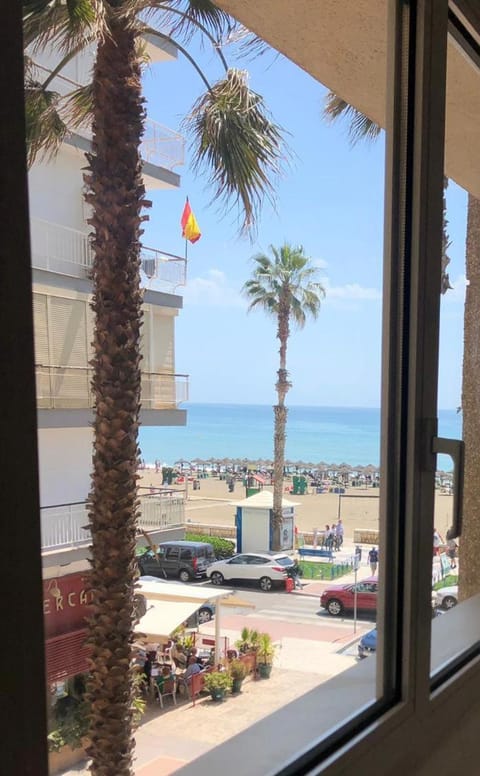 Sea view, Street view