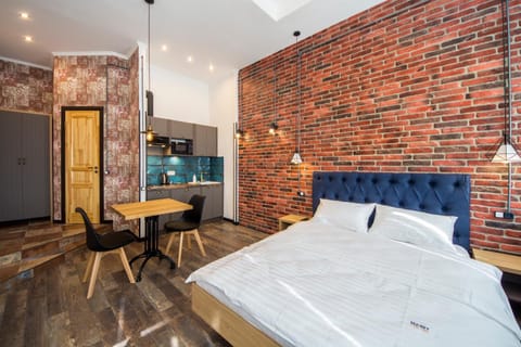 Bed, Photo of the whole room, Dining area